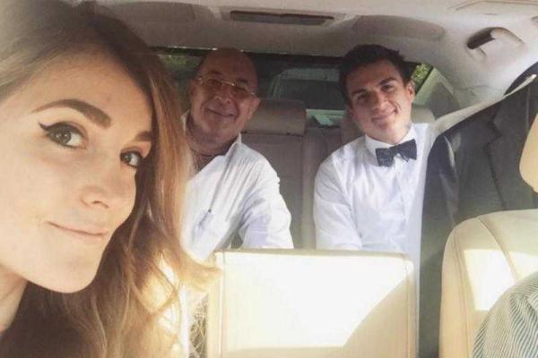 Экс-солист Smash женился на дочери миллионера Экс-солист Smash женился на дочери миллионера