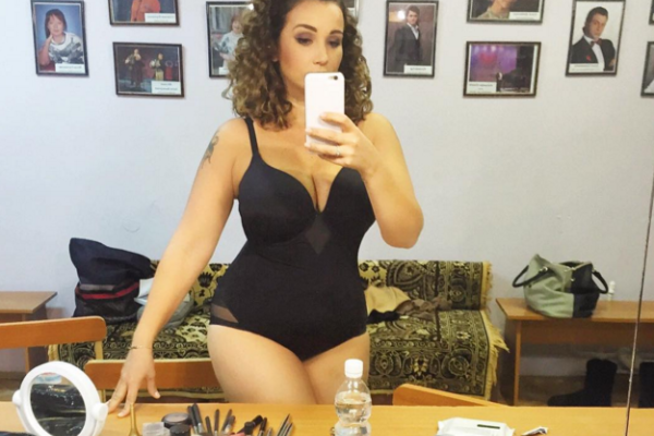 Анфиса Чехова выставила фото в одном боди Анфиса Чехова выставила фото в одном боди