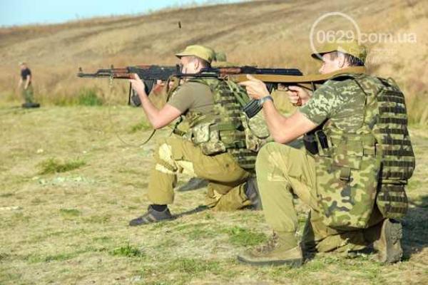 Ночью жители Мариуполя слышали пулеметную и автоматную стрельбу Ночью жители Мариуполя слышали пулеметную и автоматную стрельбу