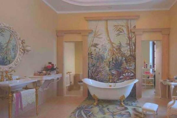 Замок Аллы Пугачевой в подмосковной деревне Грязь изнутри Замок Аллы Пугачевой в подмосковной деревне Грязь изнутри