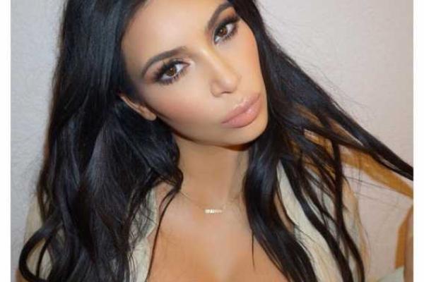 Сегодня знойная Ким Кардашьян отмечает день рождения Сегодня знойная Ким Кардашьян отмечает день рождения