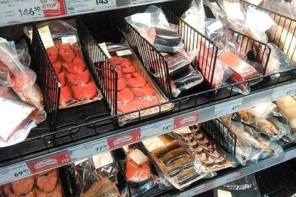 У нас продукты дороже раза в 3-4, и качество совсем другое, - жительница Донецка У нас продукты дороже раза в 3-4, и качество совсем другое, - жительница Донецка