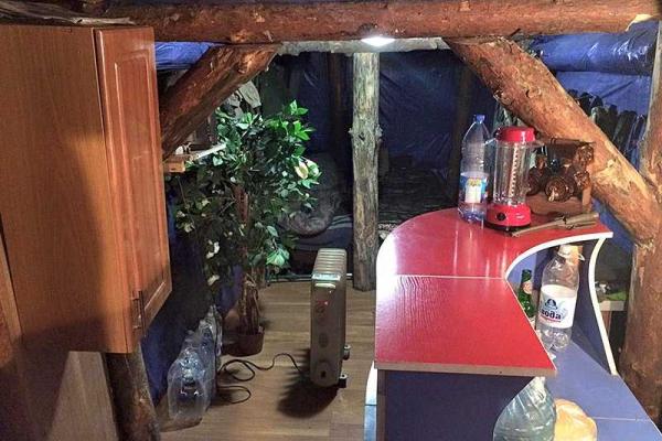 Бойцы ВСУ на Донбассе утепляют блиндажи. Карта АТО