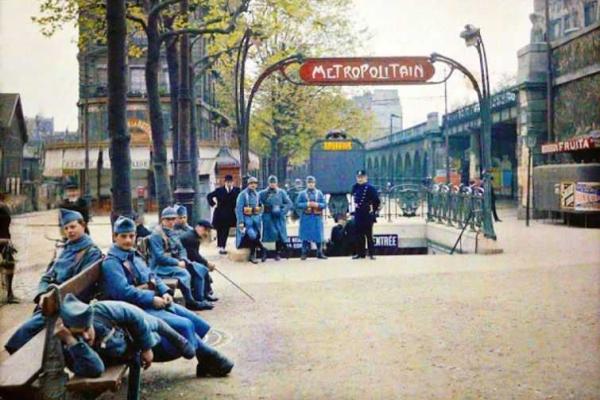 В сети появились уникальные фотографии французской столицы 100-летней давности