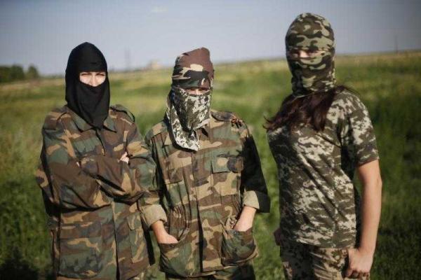 В сети появились новые данные о том, что на Луганщине воюет женский батальон «Русь ЛНР» В сети появились новые данные о том, что на Луганщине воюет женский батальон «Русь ЛНР»