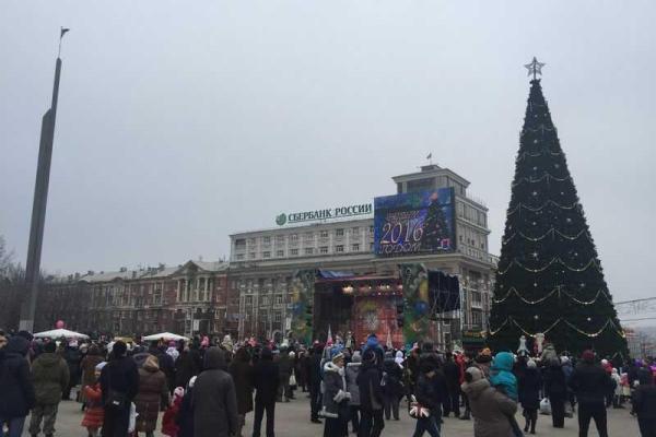 В Донецке сегодня прошло открытие главной елки. Фото В Донецке сегодня прошло открытие главной елки. Фото