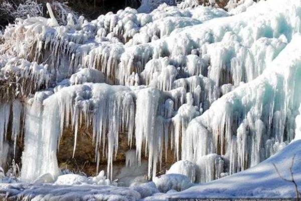 В Ялте замерз самый высокий крымский водопад. Видео В Ялте замерз самый высокий крымский водопад. Видео