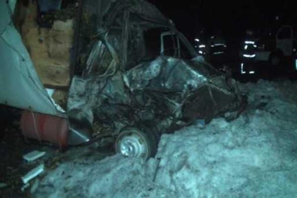 В Харькове произошло жуткое ДТП: два человека сгорело в кабине грузовика В Харькове произошло жуткое ДТП: два человека сгорело в кабине грузовика