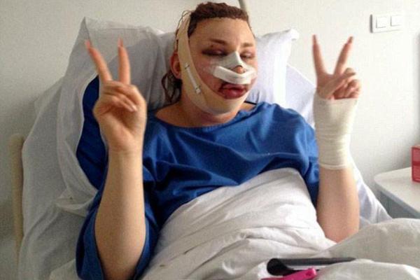 Трансгендер из Германии полностью перекроил лицо, чтобы стать живой куклой Трансгендер из Германии полностью перекроил лицо, чтобы стать живой куклой