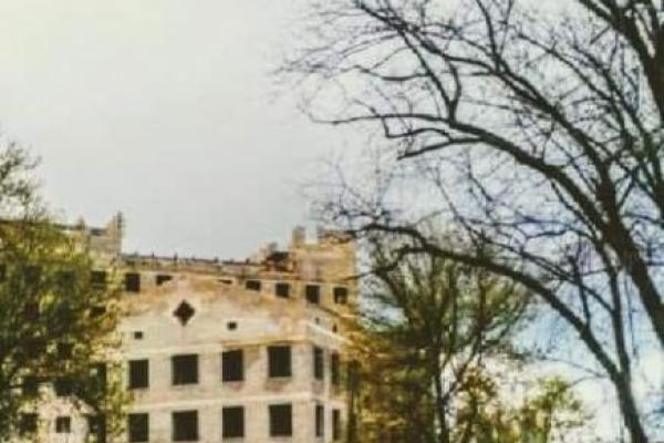 В центре Донецка патриоты вывесили флаг Украины, опубликовано фото В центре Донецка патриоты вывесили флаг Украины, опубликовано фото