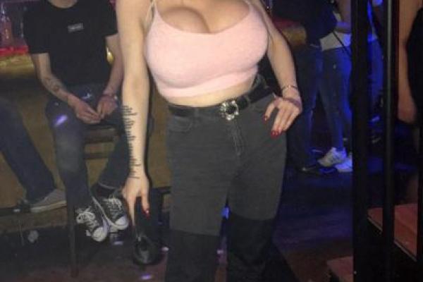 Трансгендер из Германии полностью перекроил лицо, чтобы стать живой куклой Трансгендер из Германии полностью перекроил лицо, чтобы стать живой куклой