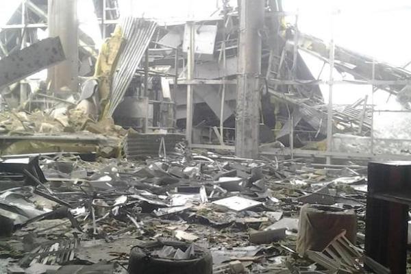 Выжженная земля и руины: в сети появились новые фото Донецкого аэропорта Выжженная земля и руины: в сети появились новые фото Донецкого аэропорта