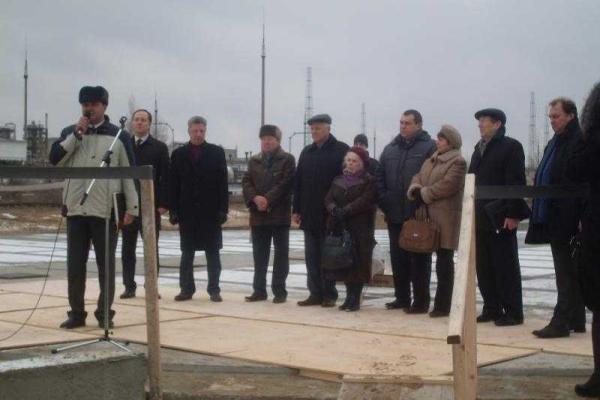 Вице-премьер-министр Украины Юрий Бойко приехал в Рубежное на закладку строительства нового производства Вице-премьер-министр Украины Юрий Бойко приехал в Рубежное на закладку строительства нового производства
