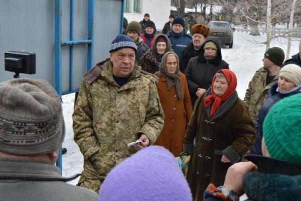 Из Новотошковки детей будут вывозить на бронетехнике