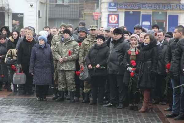 В Виннице почтили Героев Небесной сотни В Виннице почтили Героев Небесной сотни
