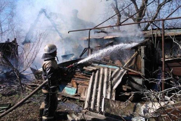 В Бердянске ликвидирован пожар на территории частного дома В Бердянске ликвидирован пожар на территории частного дома