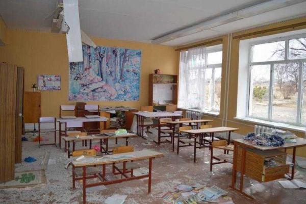 В Троицком второй раз за последние несколько месяцев обстреляли школу