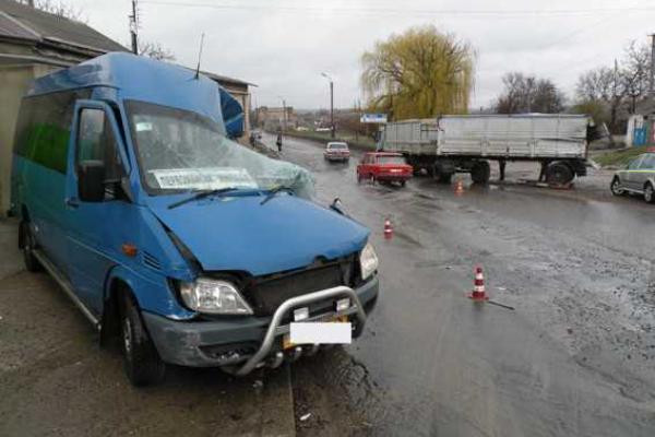 На Киевщине в результате ДТП пострадало 8 человек На Киевщине в результате ДТП пострадало 8 человек
