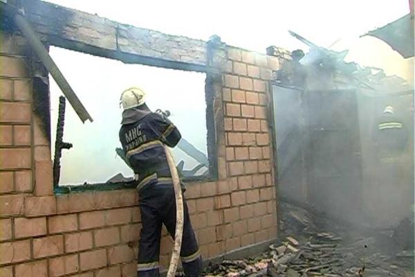 Луганские спасатели ликвидировали два крупных пожара