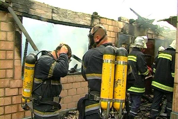 Луганские спасатели ликвидировали два крупных пожара