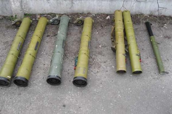 Мужчина вез с Донбасса в Черновцы военное снаряжение Мужчина вез с Донбасса в Черновцы военное снаряжение