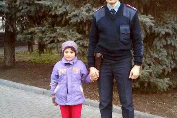В Артемовске нерадивой матери милиционеры вернули пропавшую дочь В Артемовске нерадивой матери милиционеры вернули пропавшую дочь