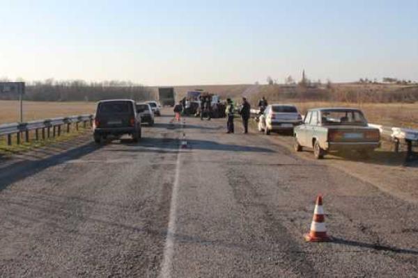 В Запорожской области в ДТП погибли четыре человека В Запорожской области в ДТП погибли четыре человека