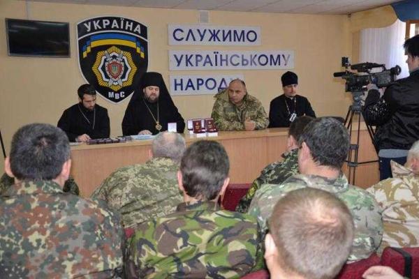 Представители Украинской Православной Церкви Киевского Патриархата вручили награды правоохранителям и волонтерам