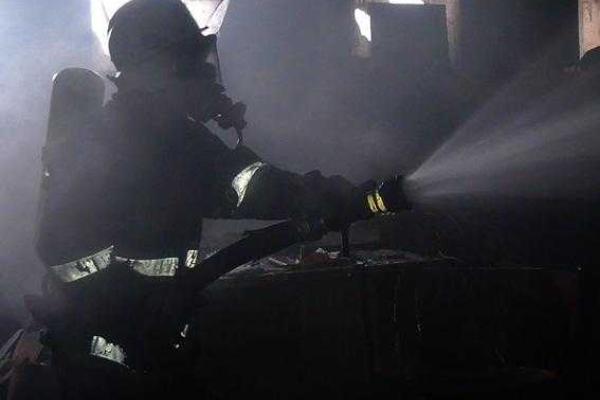 На Киевщине сотрудники ГСЧС ликвидировали пожар в квартире и спасли ее жителей На Киевщине сотрудники ГСЧС ликвидировали пожар в квартире и спасли ее жителей