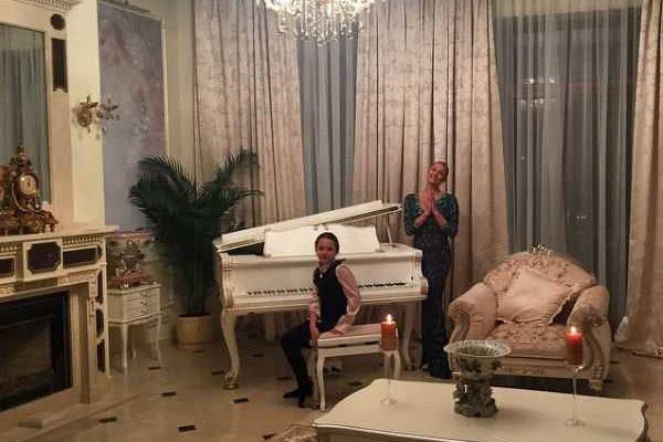 Анастасия Волочкова показала новый шикарный особняк Анастасия Волочкова показала новый шикарный особняк