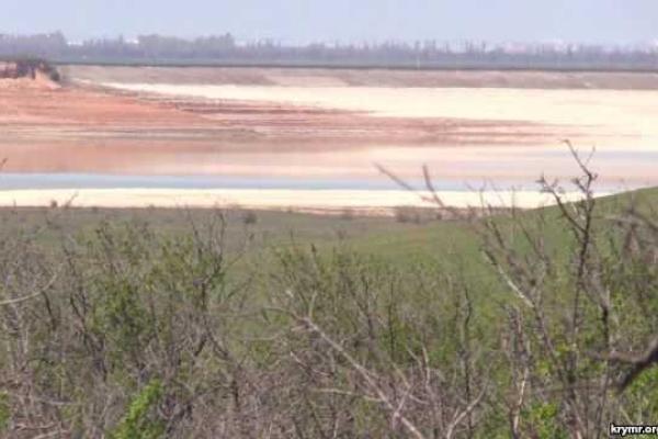 В Крыму критически обмелело Межгорное водохранилище В Крыму критически обмелело Межгорное водохранилище
