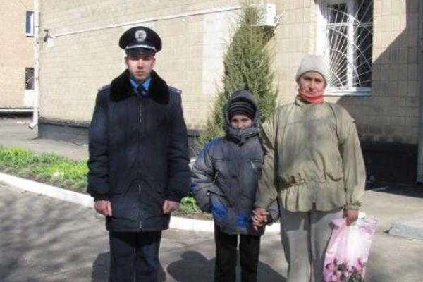 На Сумщине правоохранители вернули домой 13-летнего подростка На Сумщине правоохранители вернули домой 13-летнего подростка