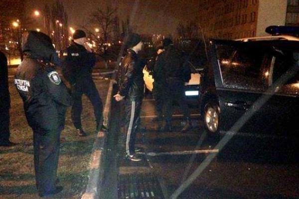 В Киеве правоохранители задержали мужчину с гранатой В Киеве правоохранители задержали мужчину с гранатой