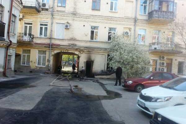 В Киеве во время пожара в жилом доме эвакуировано 5 человек В Киеве во время пожара в жилом доме эвакуировано 5 человек