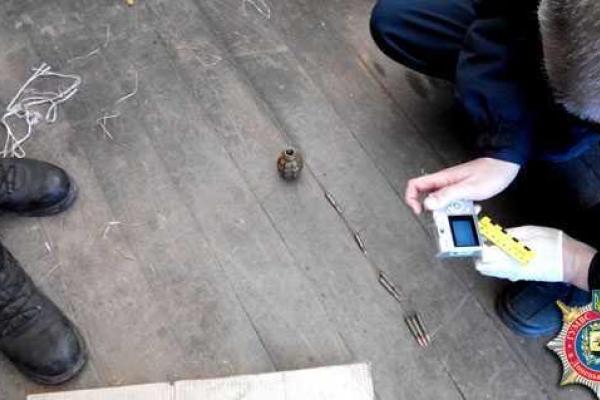 На Донетчине у волонтера изъяли гранату и патроны