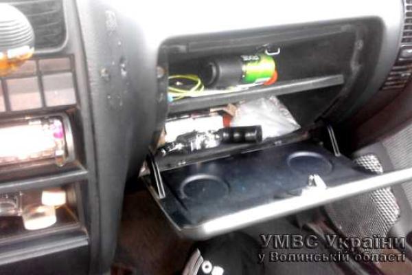 В Луцке у пьяного виновника ДТП изъяли пистолет В Луцке у пьяного виновника ДТП изъяли пистолет