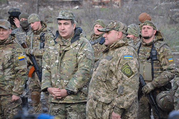 С такими бойцами, как вы, Украина непобедима, - Саакашвили