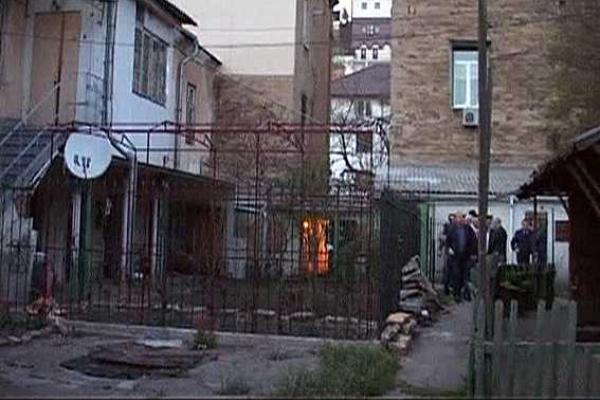 В Одессе парень зарезал пенсионерку и чуть не убил собственную мать В Одессе парень зарезал пенсионерку и чуть не убил собственную мать