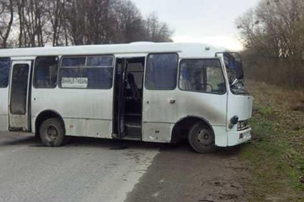 На Винничине рейсовый автобус столкнулся с легковушкой