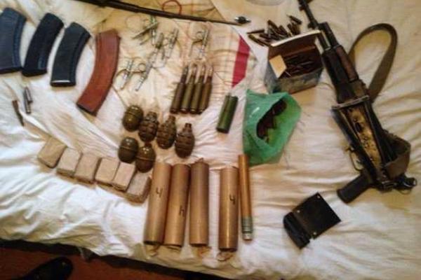 В Харькове задержали мужчину за хранение оружейного арсенала