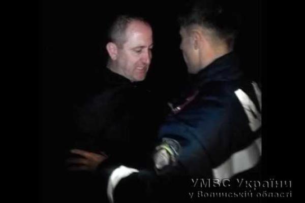 Работники ГАИ Волыни задержали нетрезвого водителя и его вооруженного пассажира