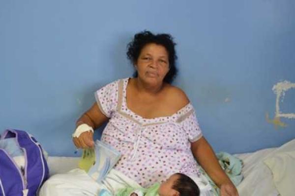 В Бразилии 51-летняя женщина родила 21-го ребенка В Бразилии 51-летняя женщина родила 21-го ребенка