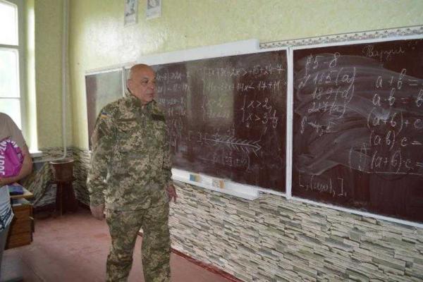 В разрушенное село Крымское продолжают возвращаться люди