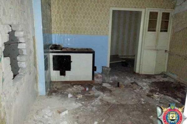 В Артемовском районе обнаружен тайник с оружием и боеприпасами