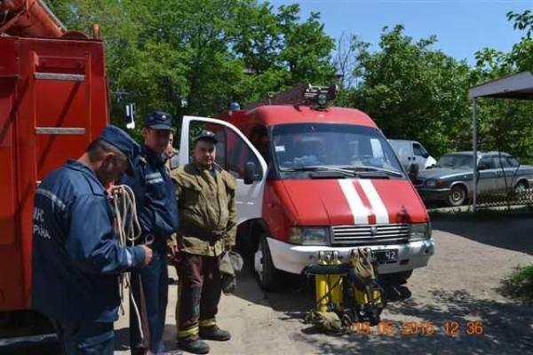 На Херсонщине спасатели извлекали тела погибших из канализационно-насосной станции