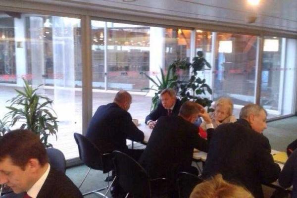 Березу «поймали» на встрече с украинофобом Березу «поймали» на встрече с украинофобом