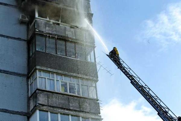 На Черниговщине пожарные ликвидировали пожар на балконе 8 этажа На Черниговщине пожарные ликвидировали пожар на балконе 8 этажа