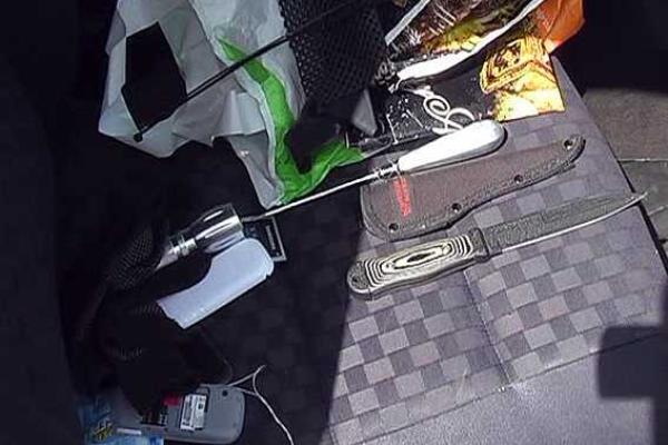 В Одессе задержали злоумышленников, перевозивших в автомобиле хулиганское снаряжение В Одессе задержали злоумышленников, перевозивших в автомобиле хулиганское снаряжение