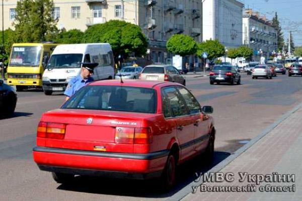 В Луцке ГАИ совместно с активистами выявляли нарушителей ПДД В Луцке ГАИ совместно с активистами выявляли нарушителей ПДД