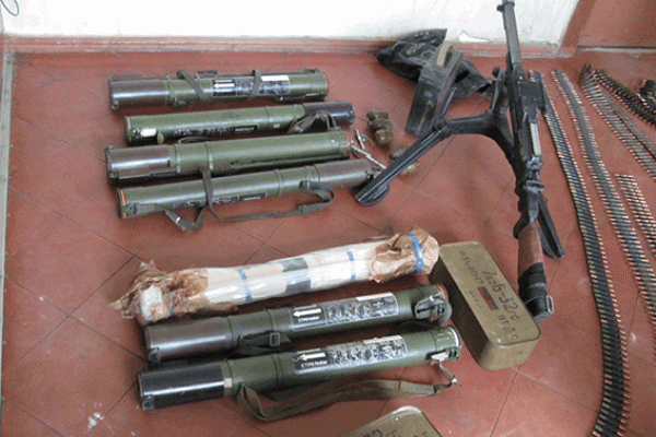 Целый арсенал оружия сдал в милицию житель Луганщины Целый арсенал оружия сдал в милицию житель Луганщины